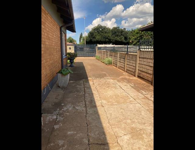 3 BEDROOM HOUSE FOR SALE IN VANDERBIJLPARK CW 6